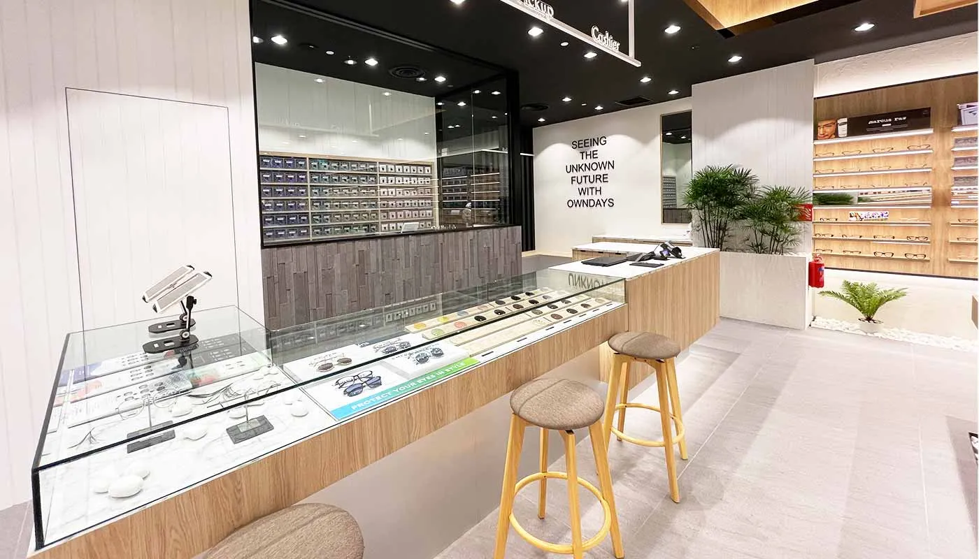 Book your complimentary eye test with us or visit our Lens page to learn more about the different types of progressive lenses available at OWNDAYS.